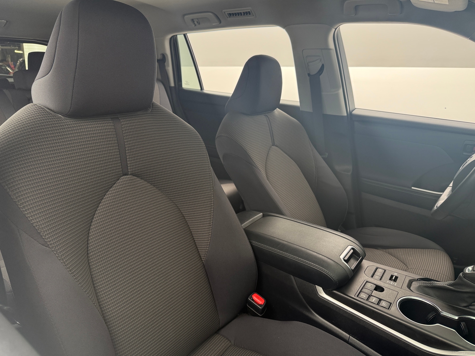 Thumbnail: 2023 Toyota Highlander - 2