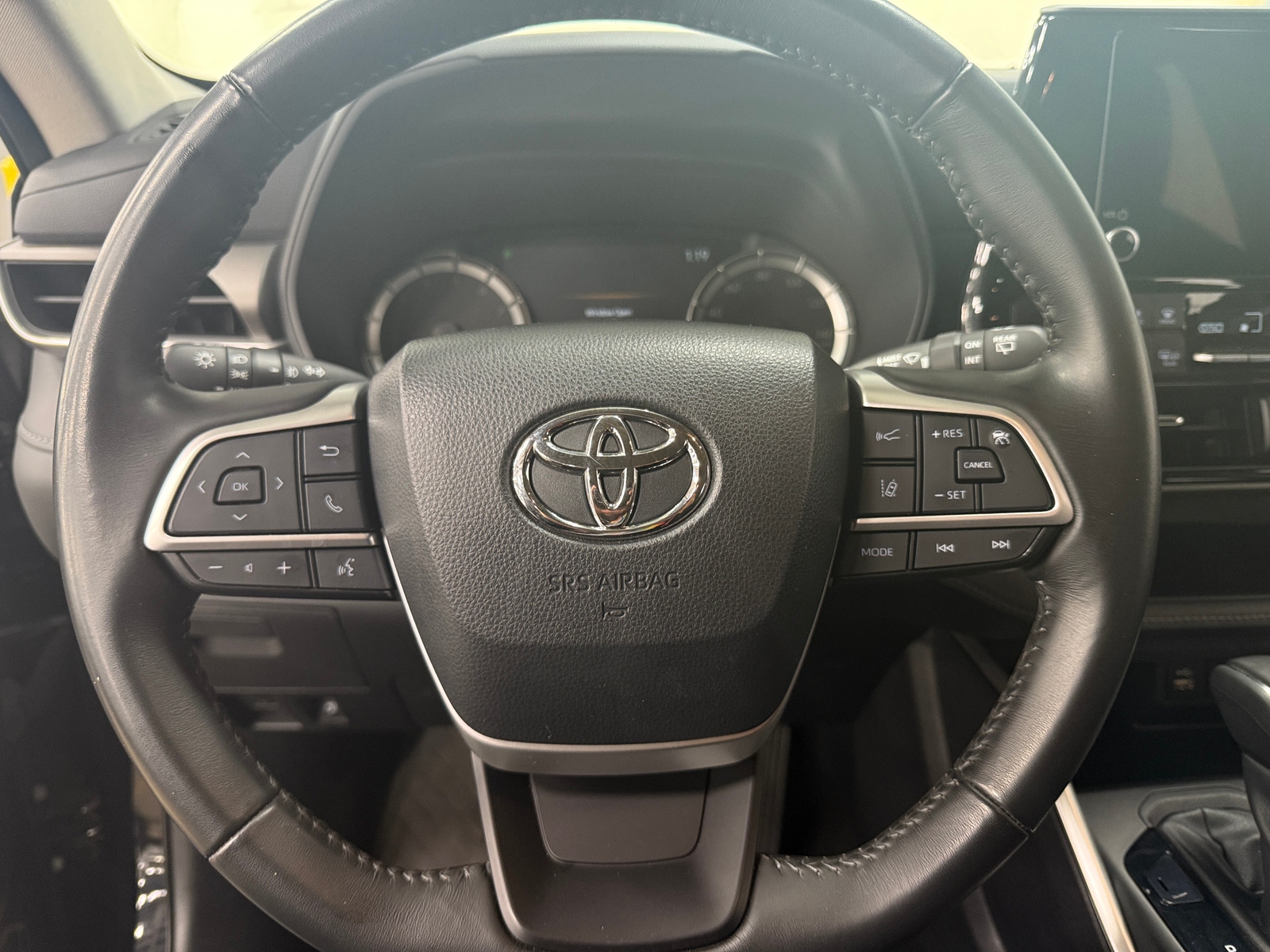 Thumbnail: 2023 Toyota Highlander - 5