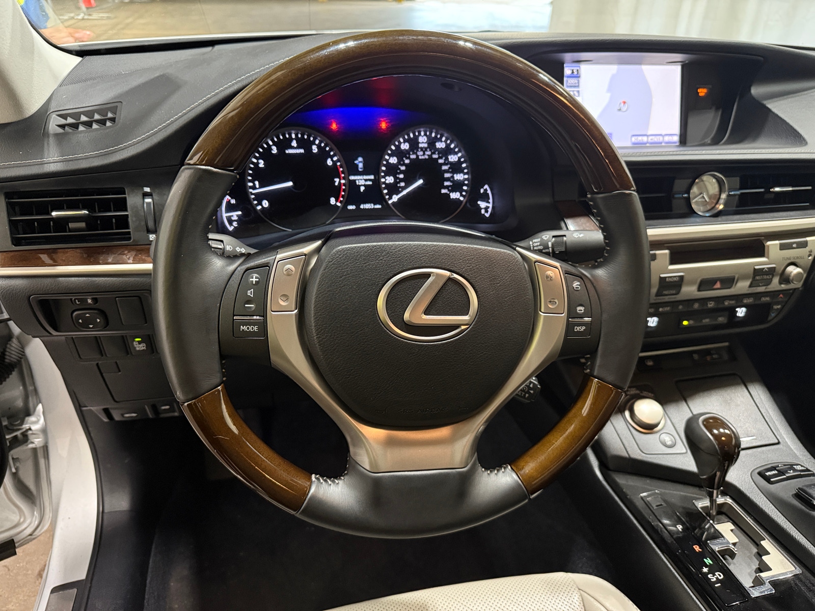Thumbnail: 2013 Lexus ES - 4