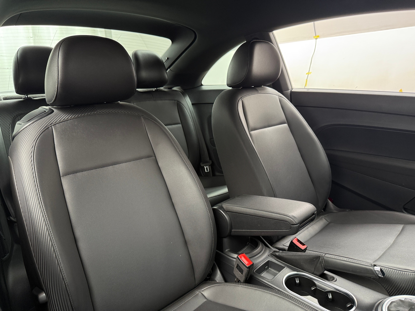 Thumbnail: 2018 Volkswagen Beetle - 2