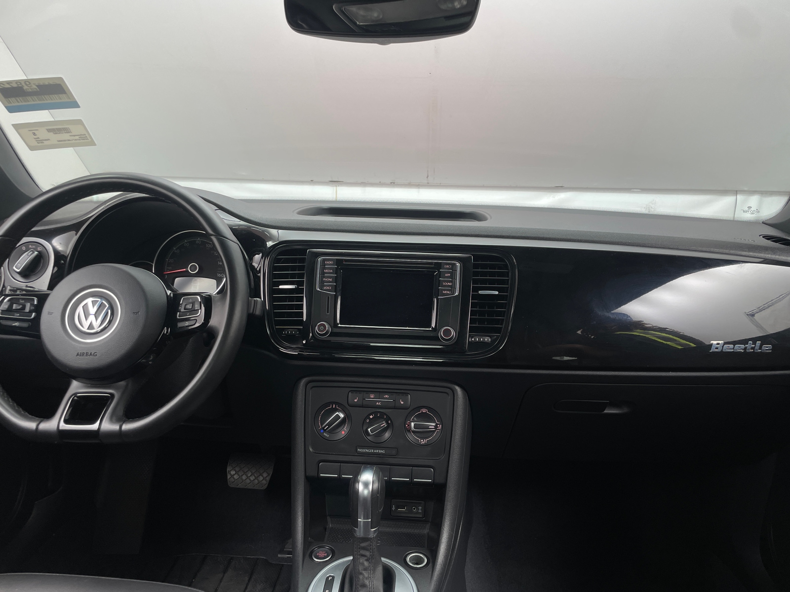 Thumbnail: 2018 Volkswagen Beetle - 3