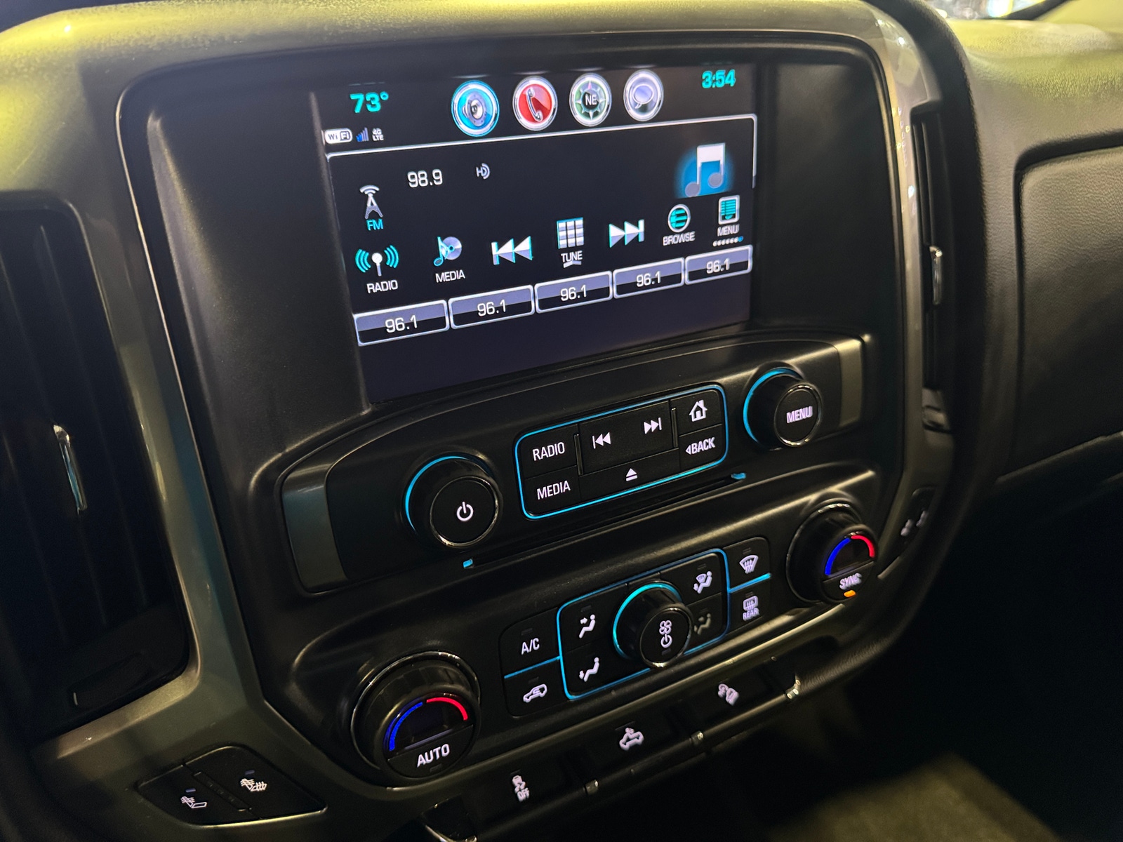 Thumbnail: 2017 Chevrolet Silverado 1500 - 4
