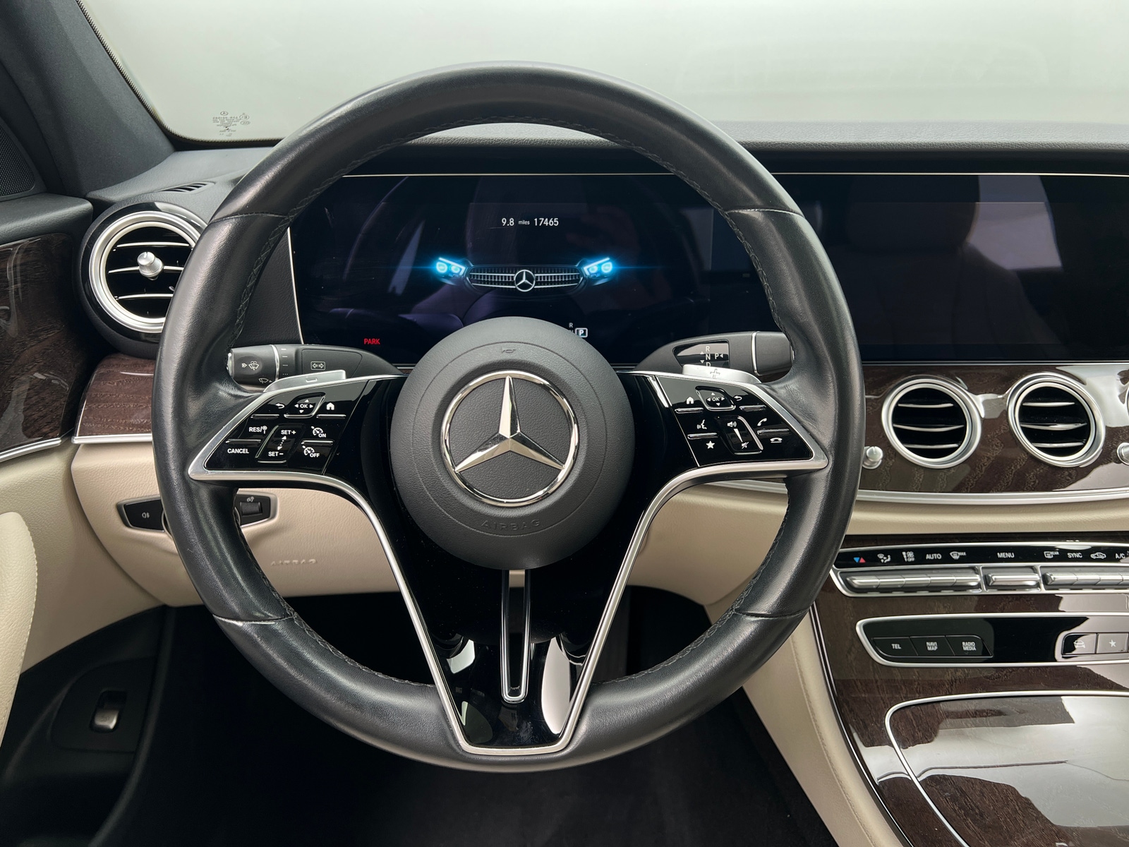 Thumbnail: 2022 Mercedes-Benz E-Class - 4
