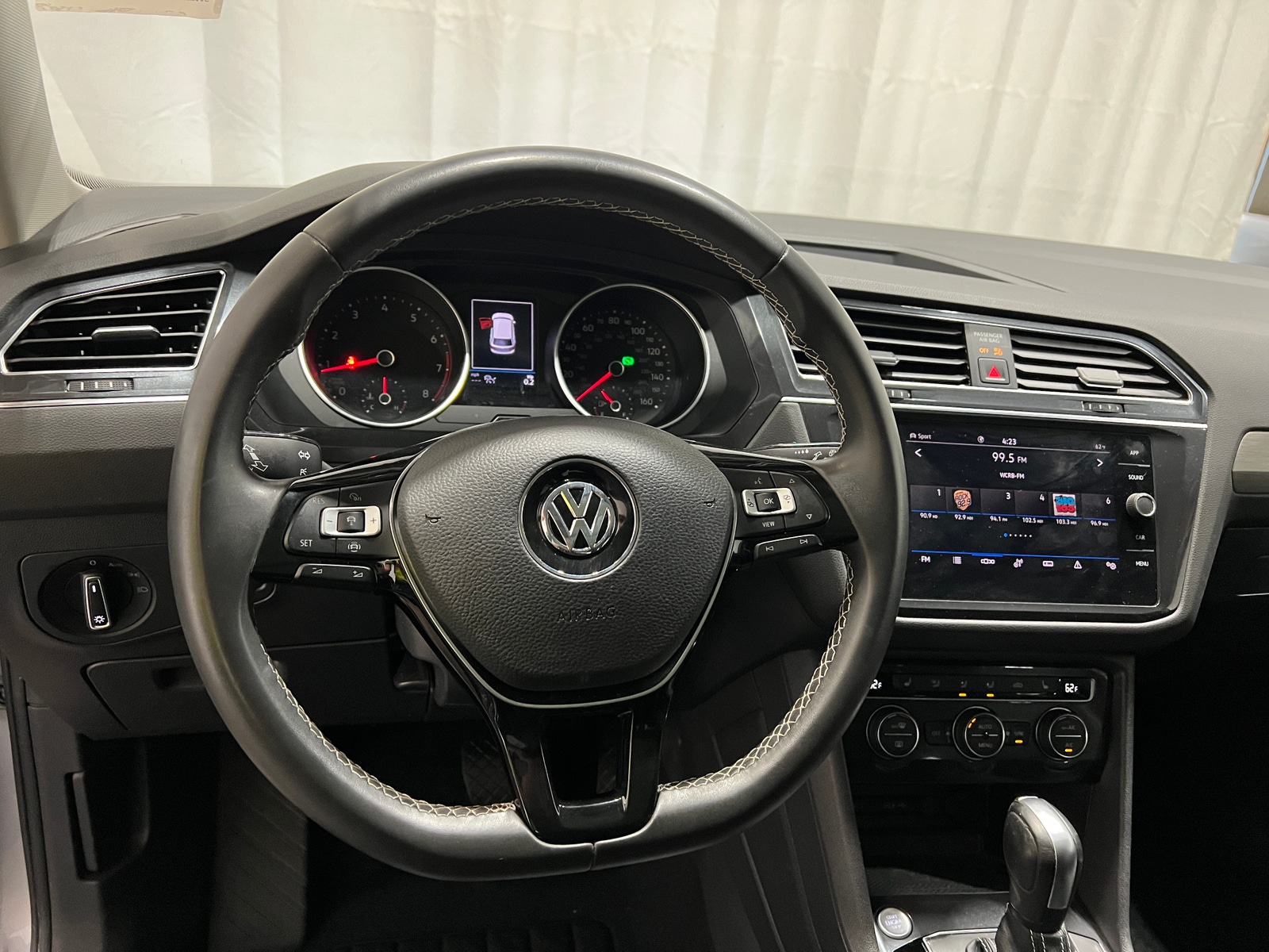Thumbnail: 2021 Volkswagen Tiguan - 4