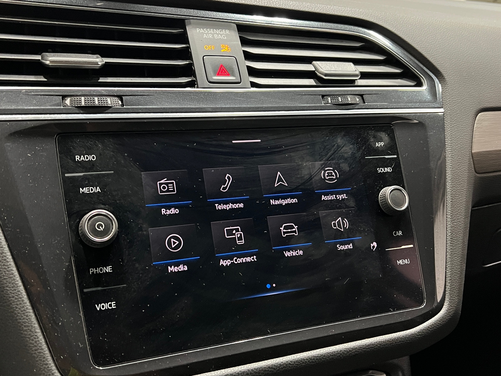 Thumbnail: 2021 Volkswagen Tiguan - 3