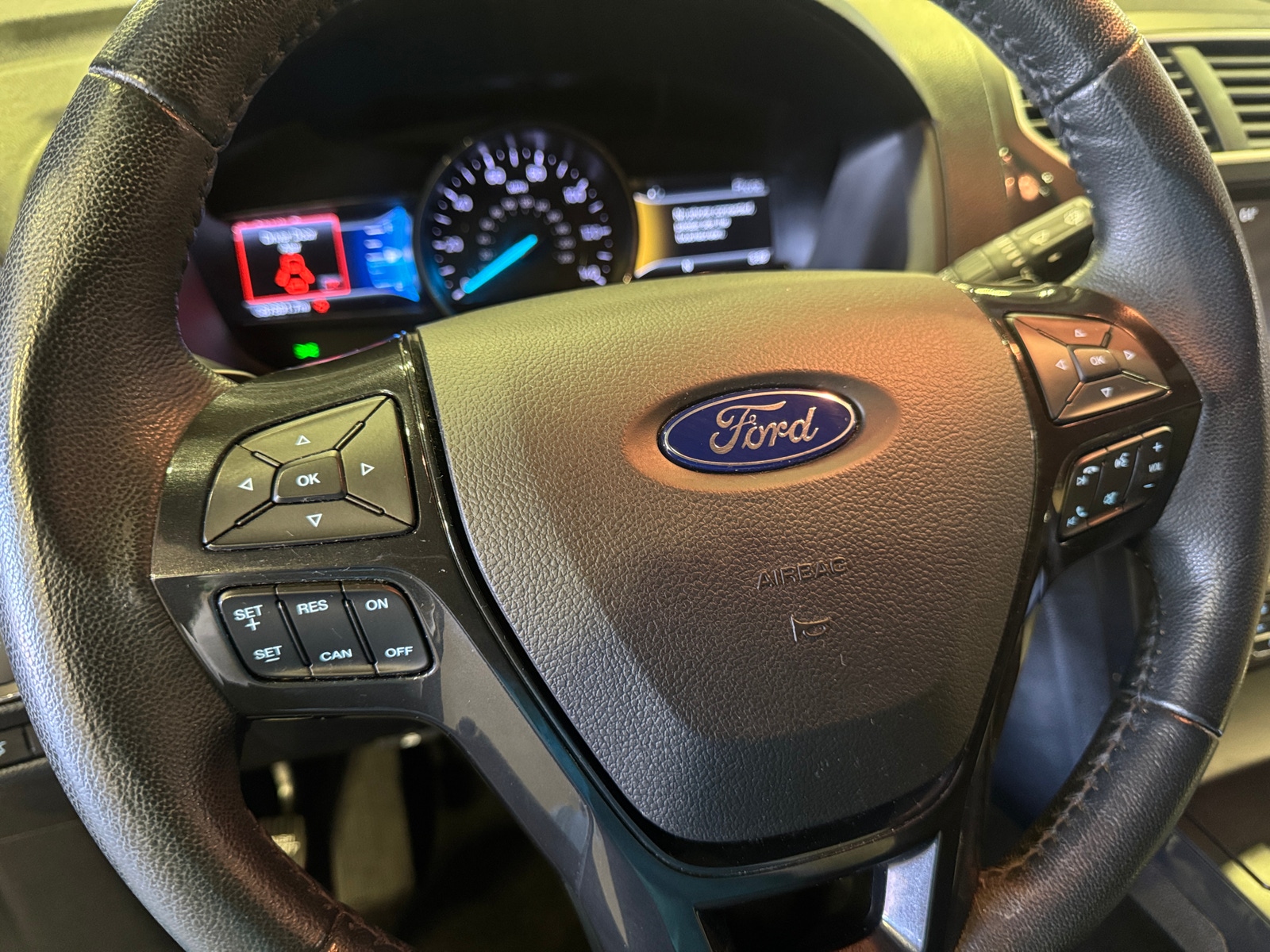 Thumbnail: 2017 Ford Explorer - 4
