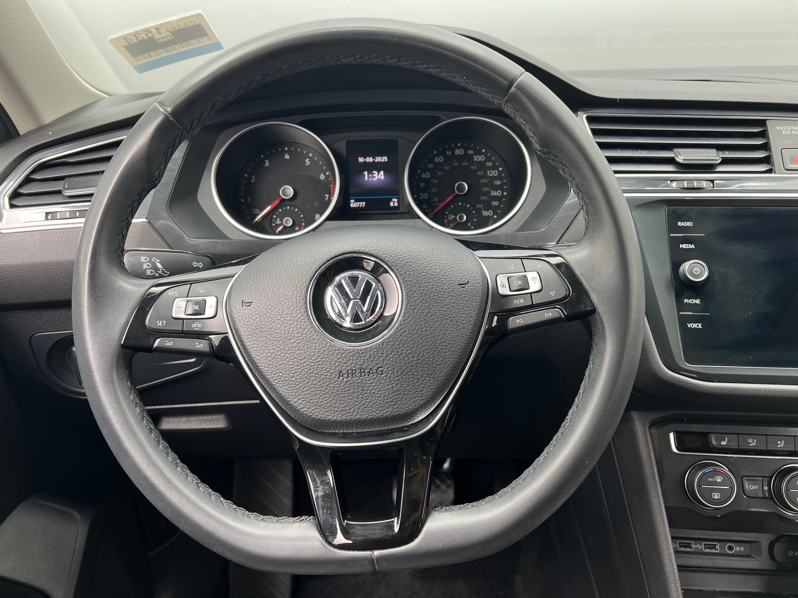 Thumbnail: 2020 Volkswagen Tiguan - 4