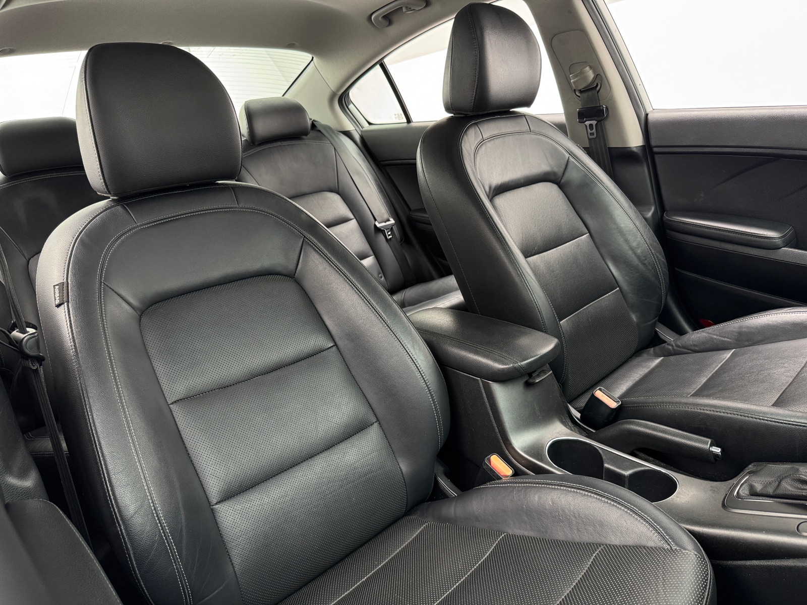 Thumbnail: 2016 Kia Forte - 2