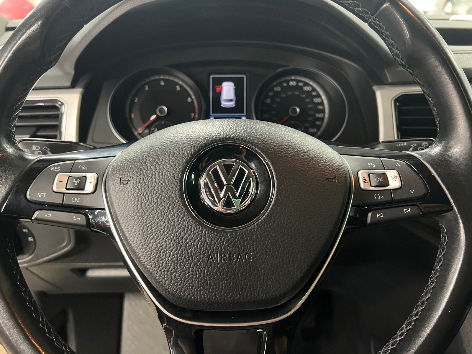 Thumbnail: 2018 Volkswagen Atlas - 4