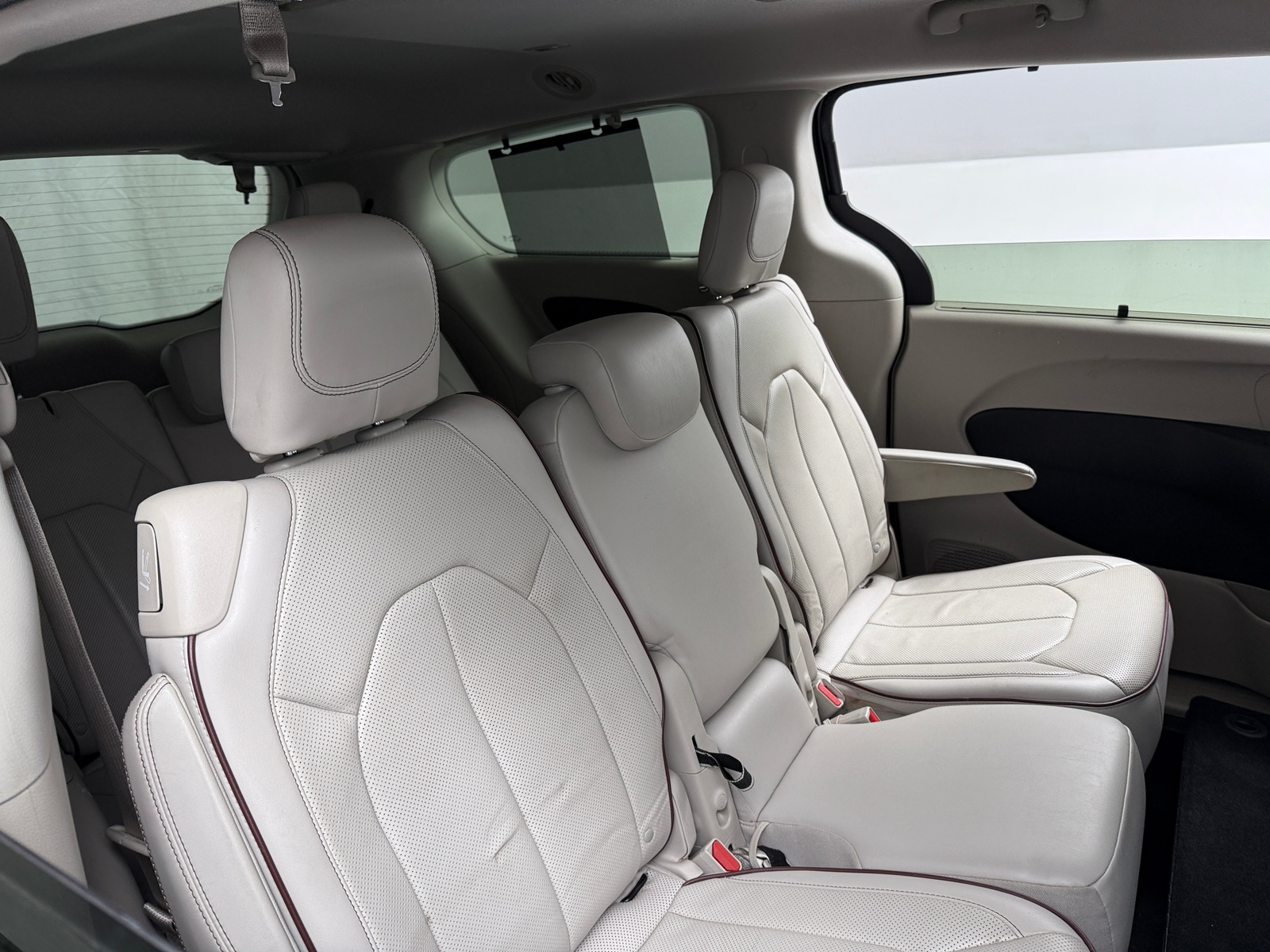 Thumbnail: 2017 Chrysler Pacifica - 5