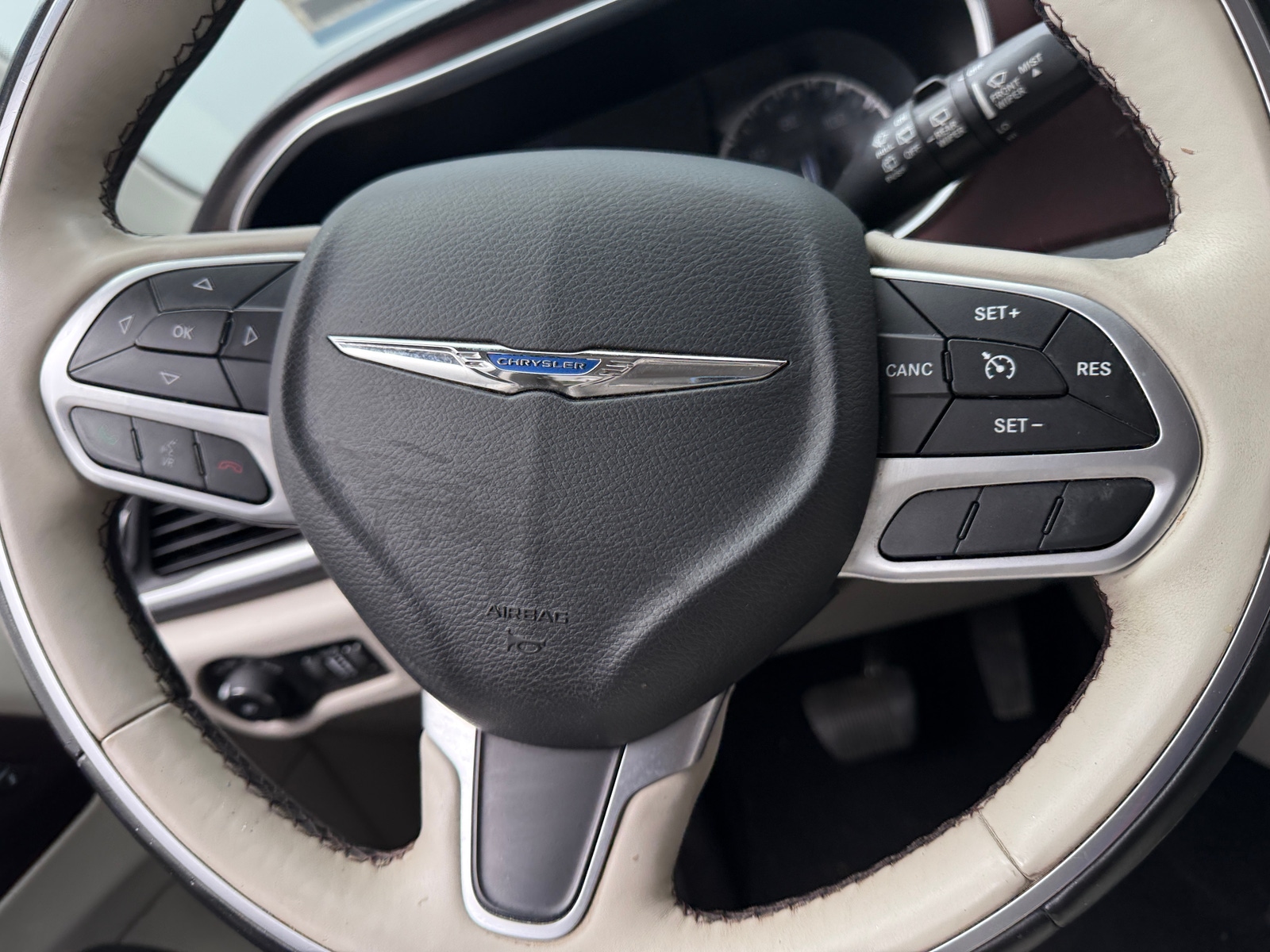 Thumbnail: 2017 Chrysler Pacifica - 4