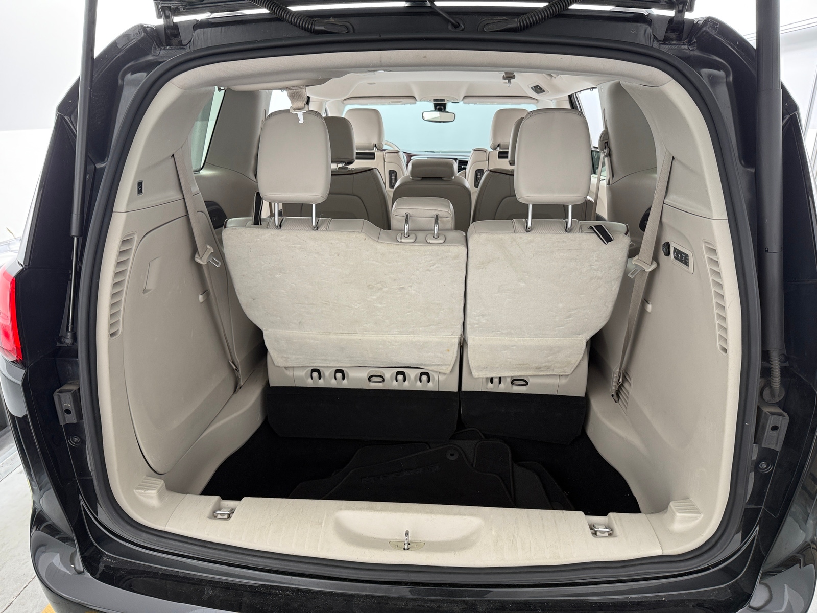Thumbnail: 2017 Chrysler Pacifica - 6
