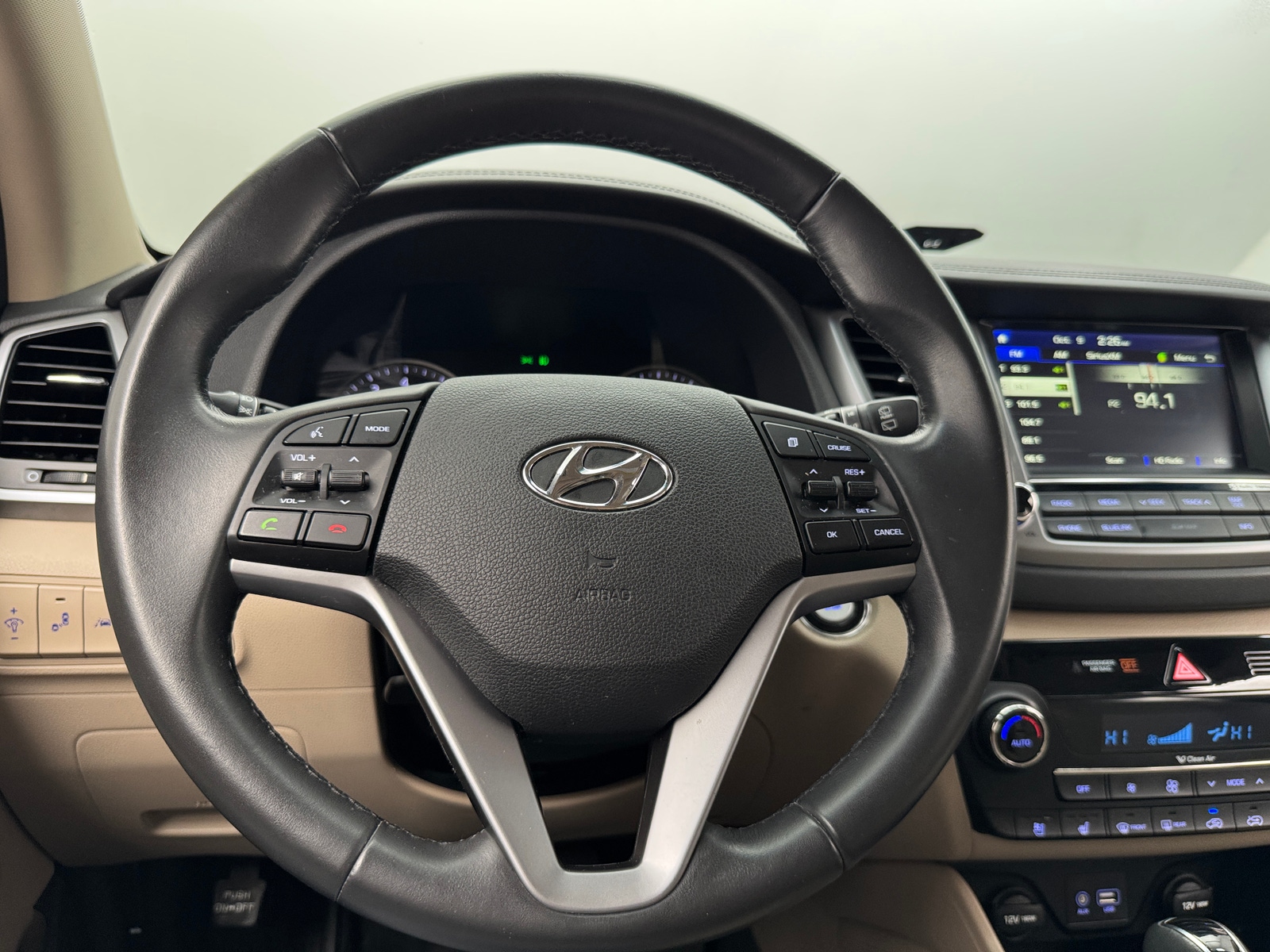 Thumbnail: 2016 Hyundai Tucson - 4