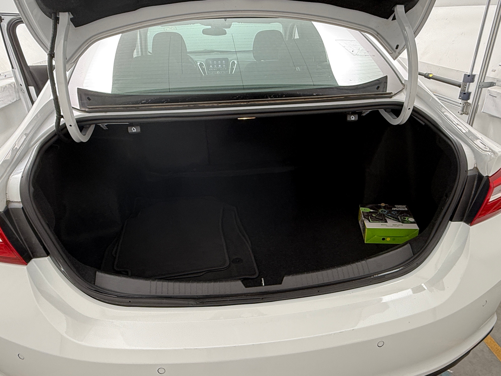 Thumbnail: 2024 Chevrolet Malibu - 7