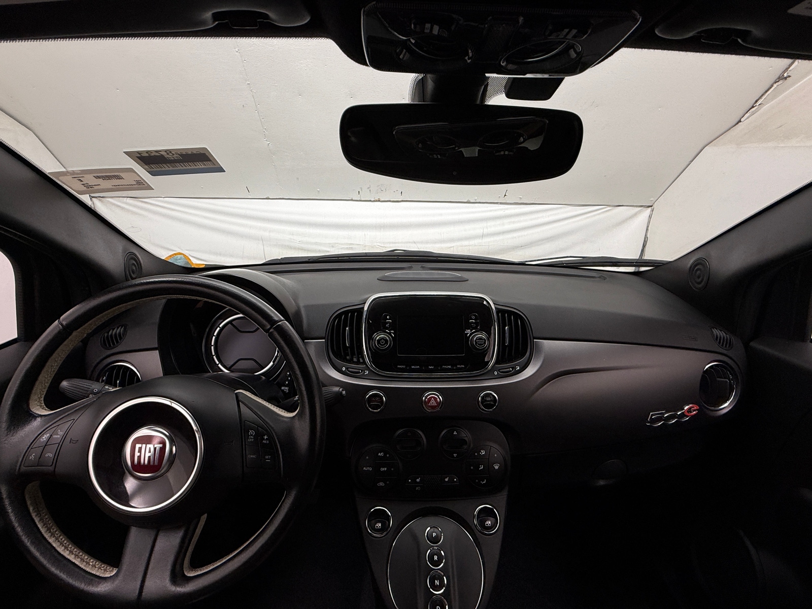 Thumbnail: 2018 Fiat 500e - 2