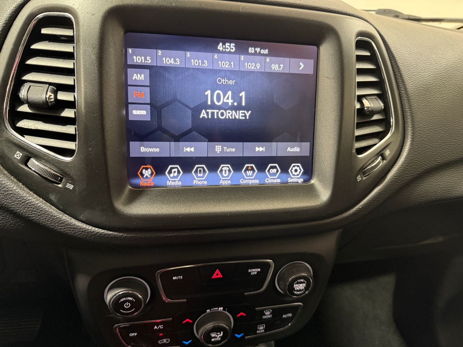 Thumbnail: 2019 Jeep Compass - 3