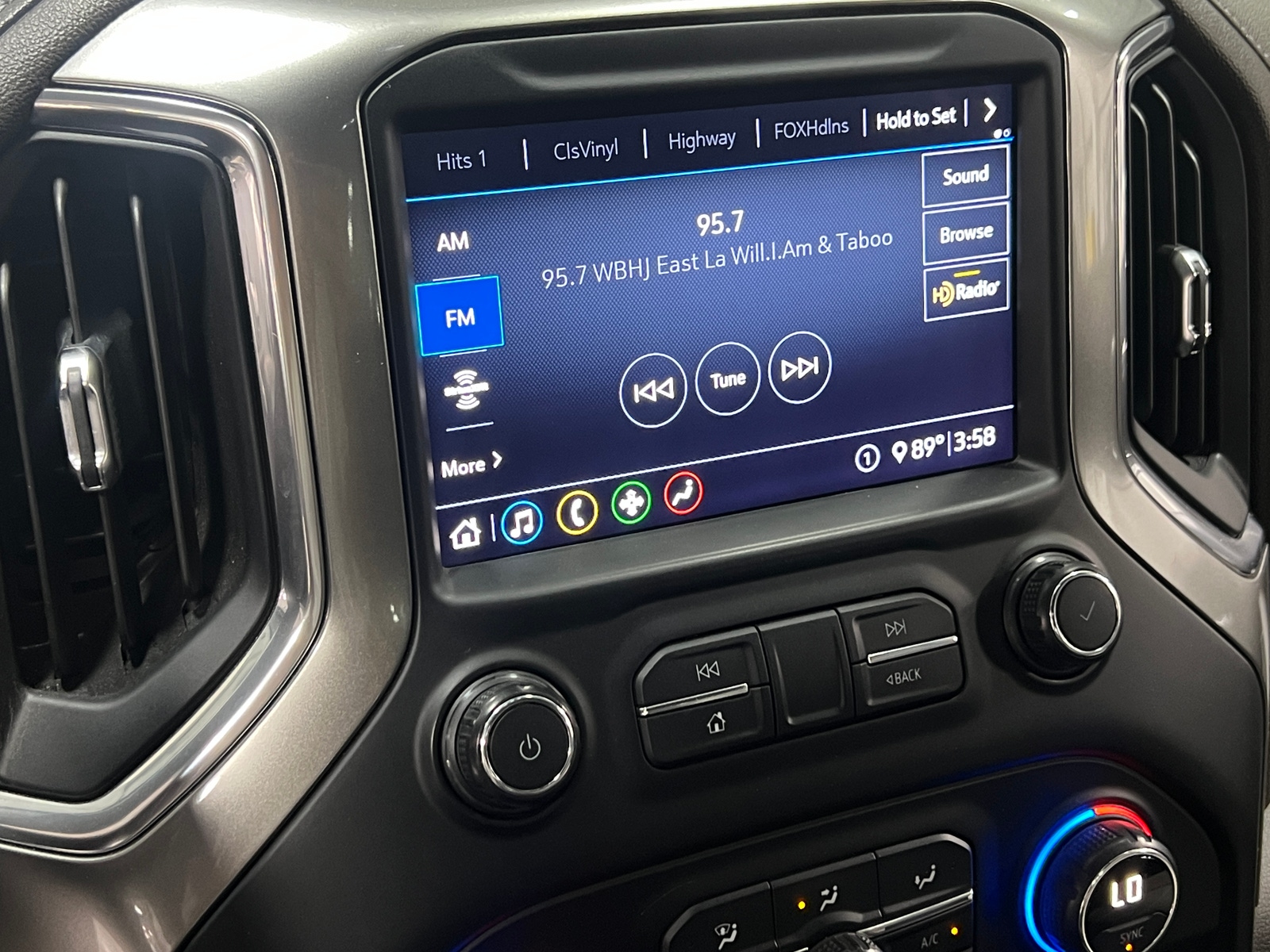 Thumbnail: 2020 Chevrolet Silverado 1500 - 4