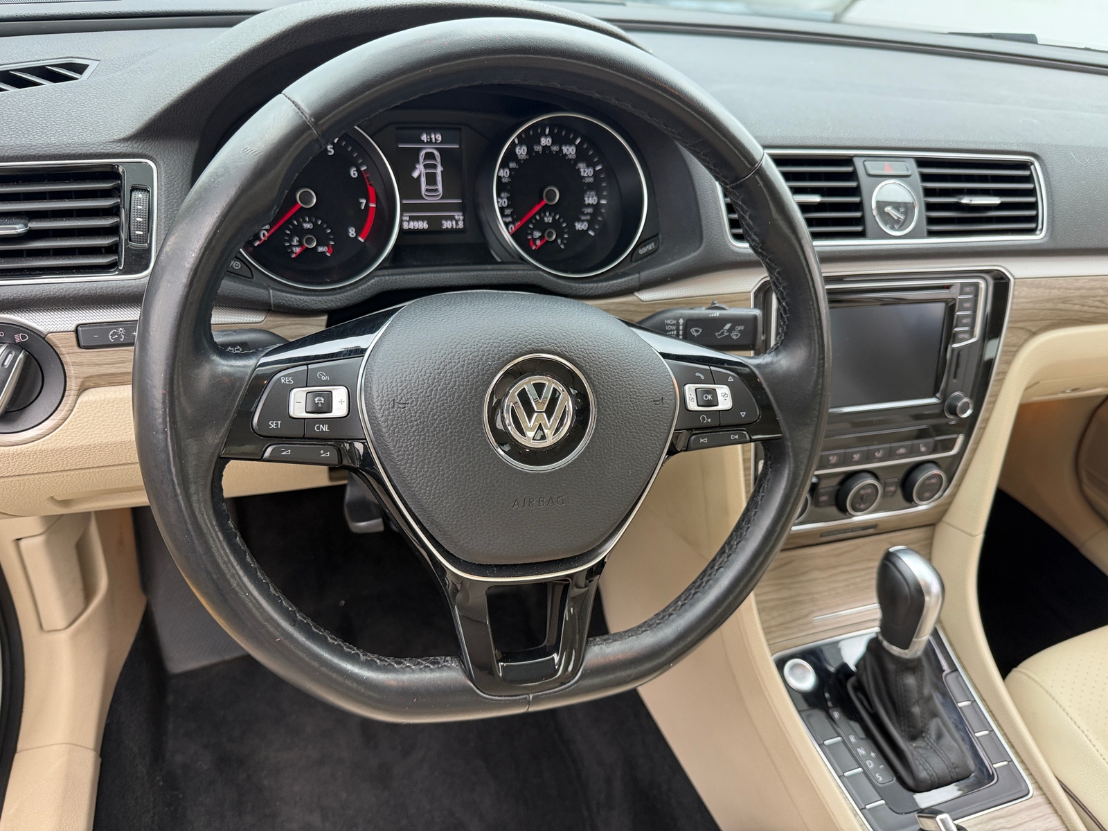 Thumbnail: 2016 Volkswagen Passat - 4