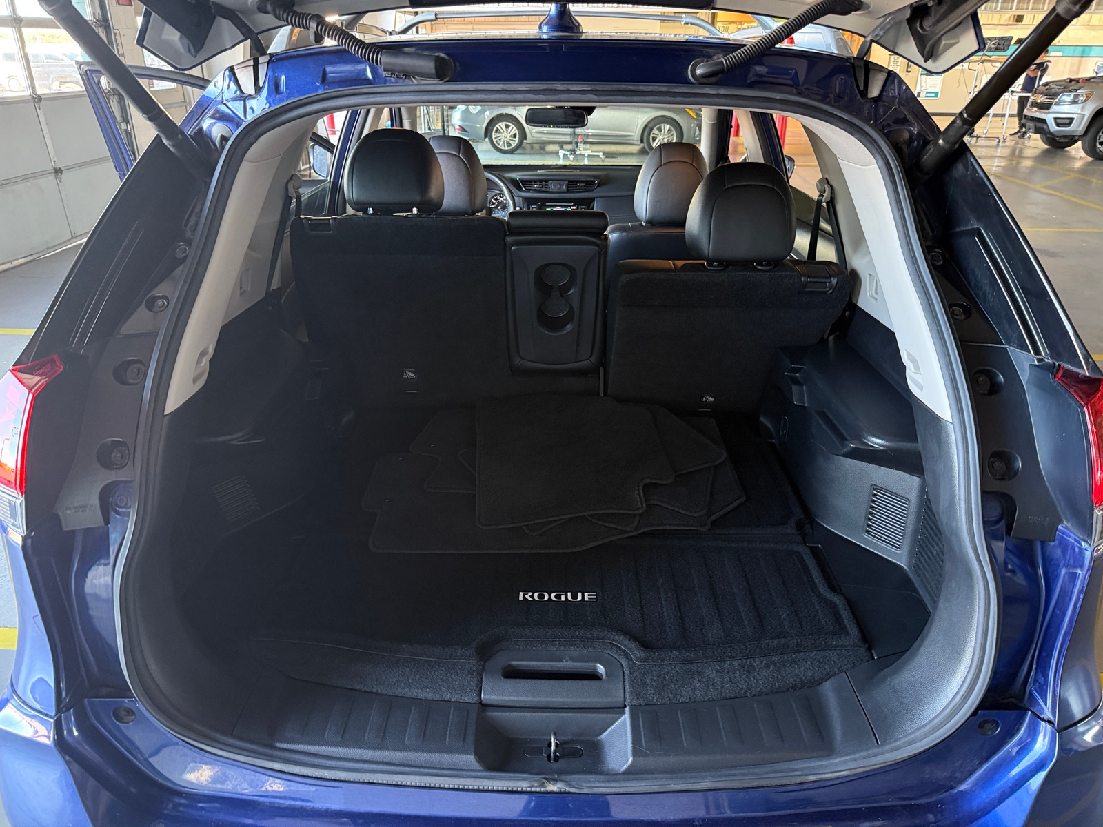 Thumbnail: 2019 Nissan Rogue - 6