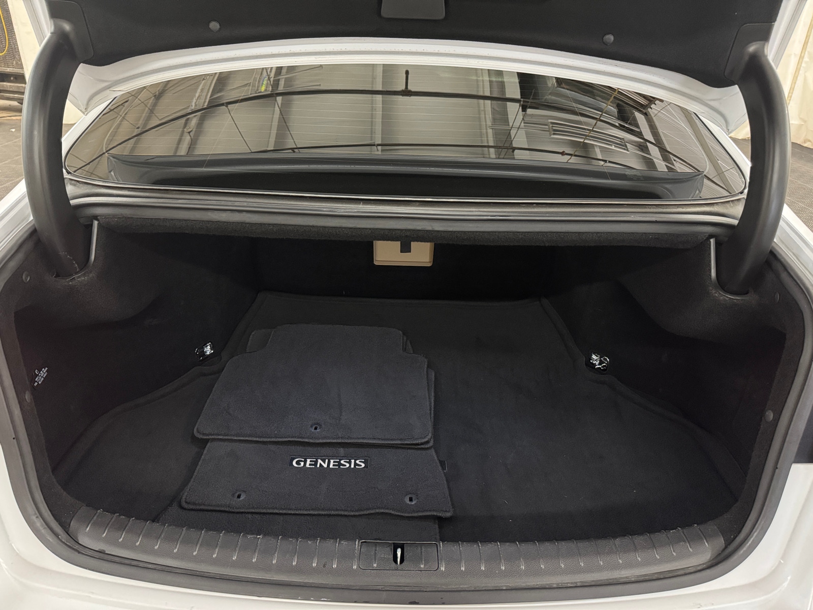Thumbnail: 2018 Genesis G80 - 6