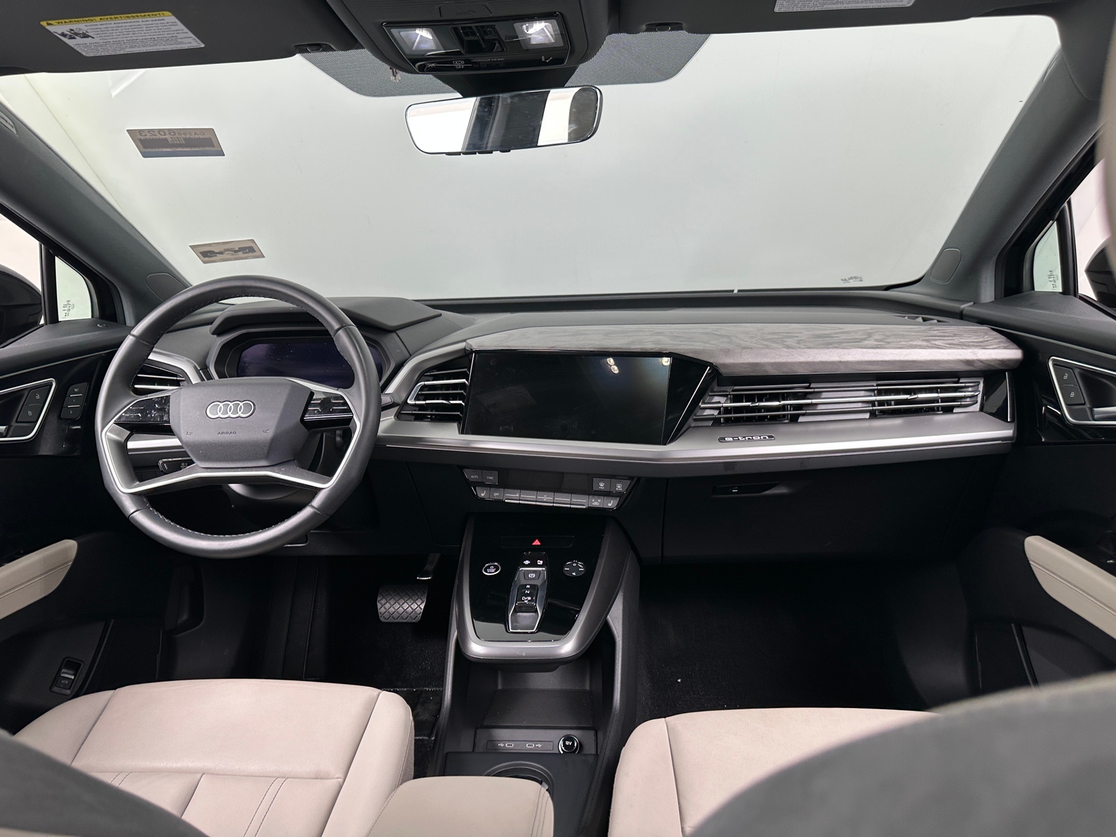 Thumbnail: 2023 Audi Q4 e-tron - 2