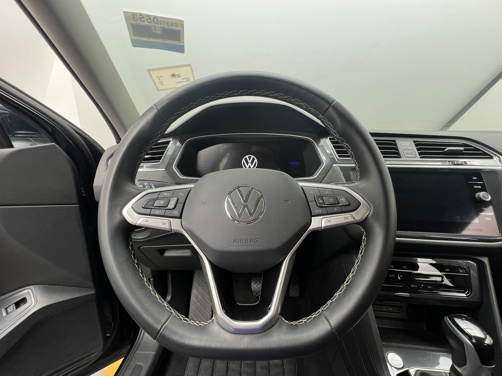 Thumbnail: 2024 Volkswagen Tiguan - 4