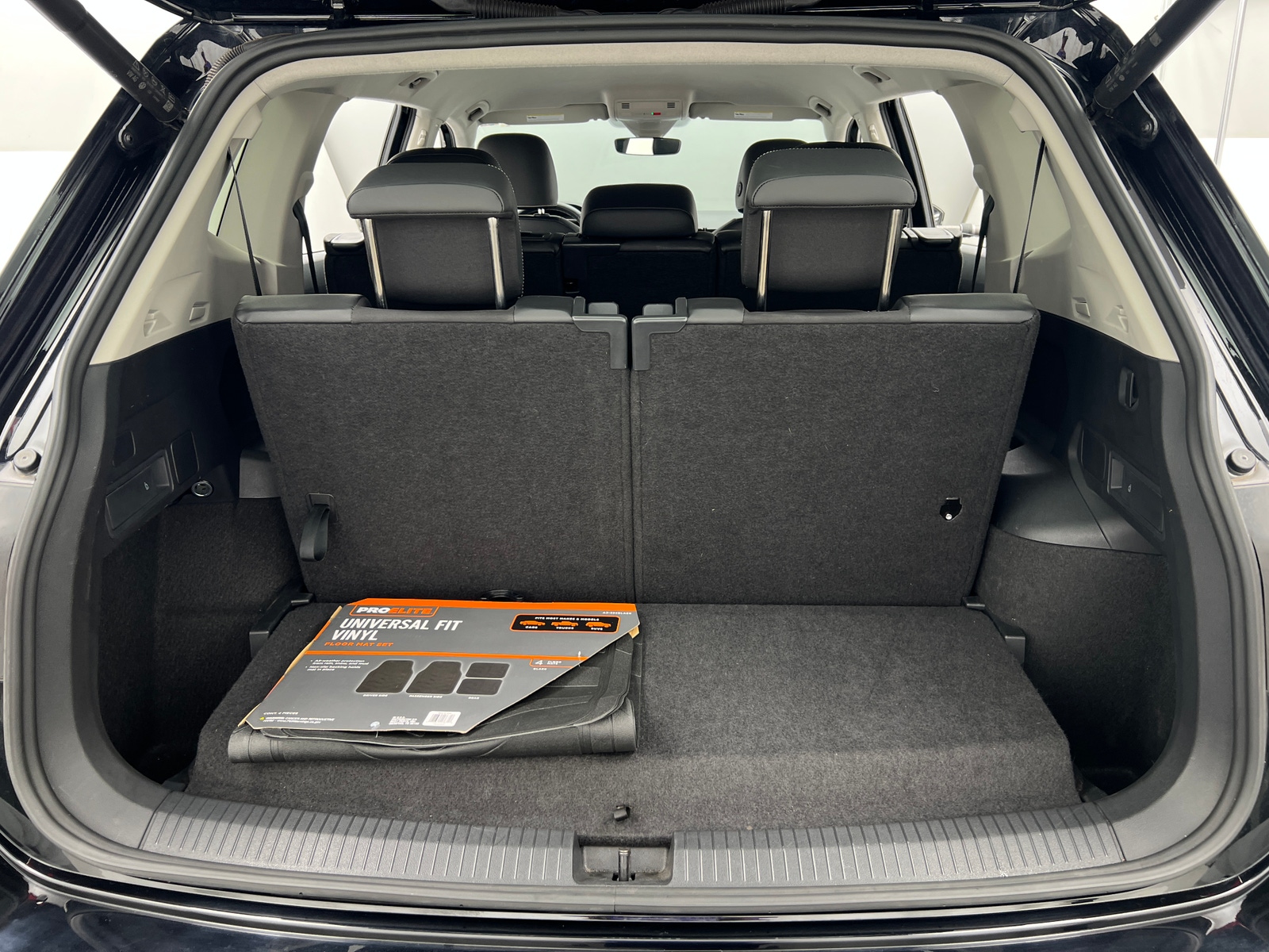 Thumbnail: 2024 Volkswagen Tiguan - 6