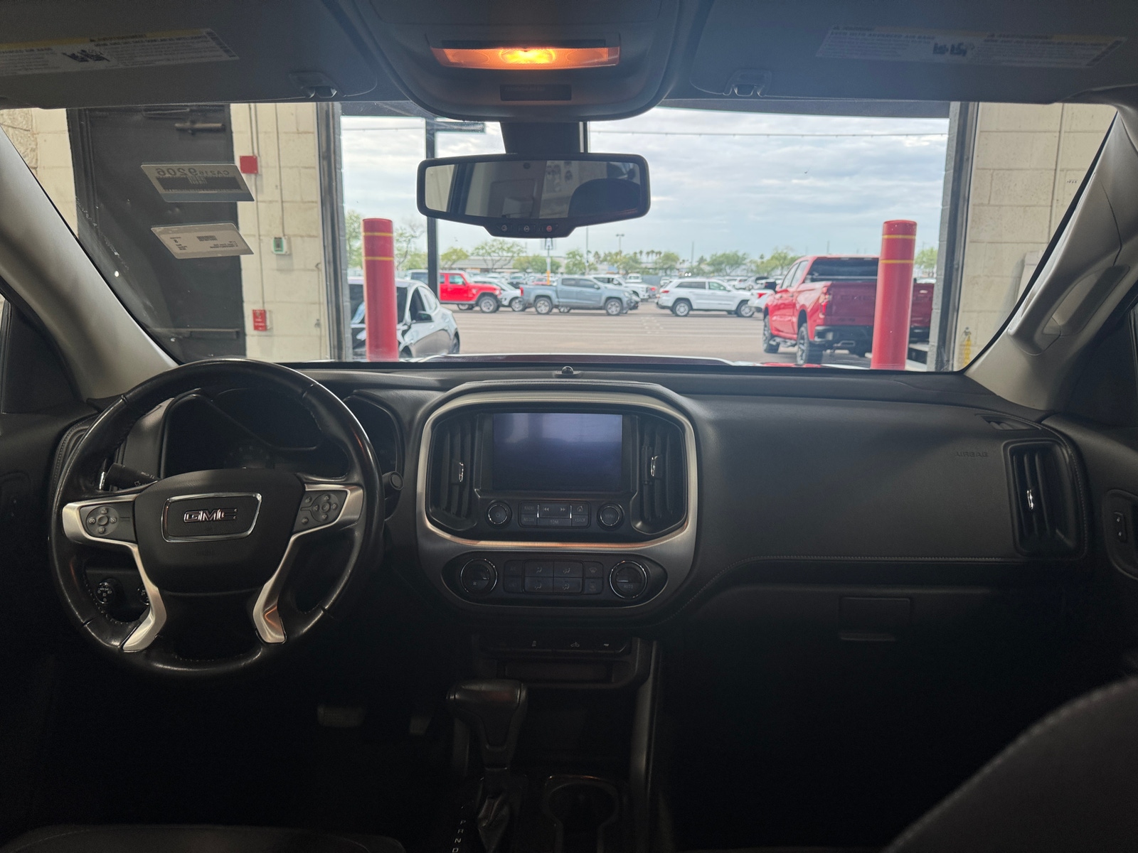 Thumbnail: 2018 GMC Canyon - 3