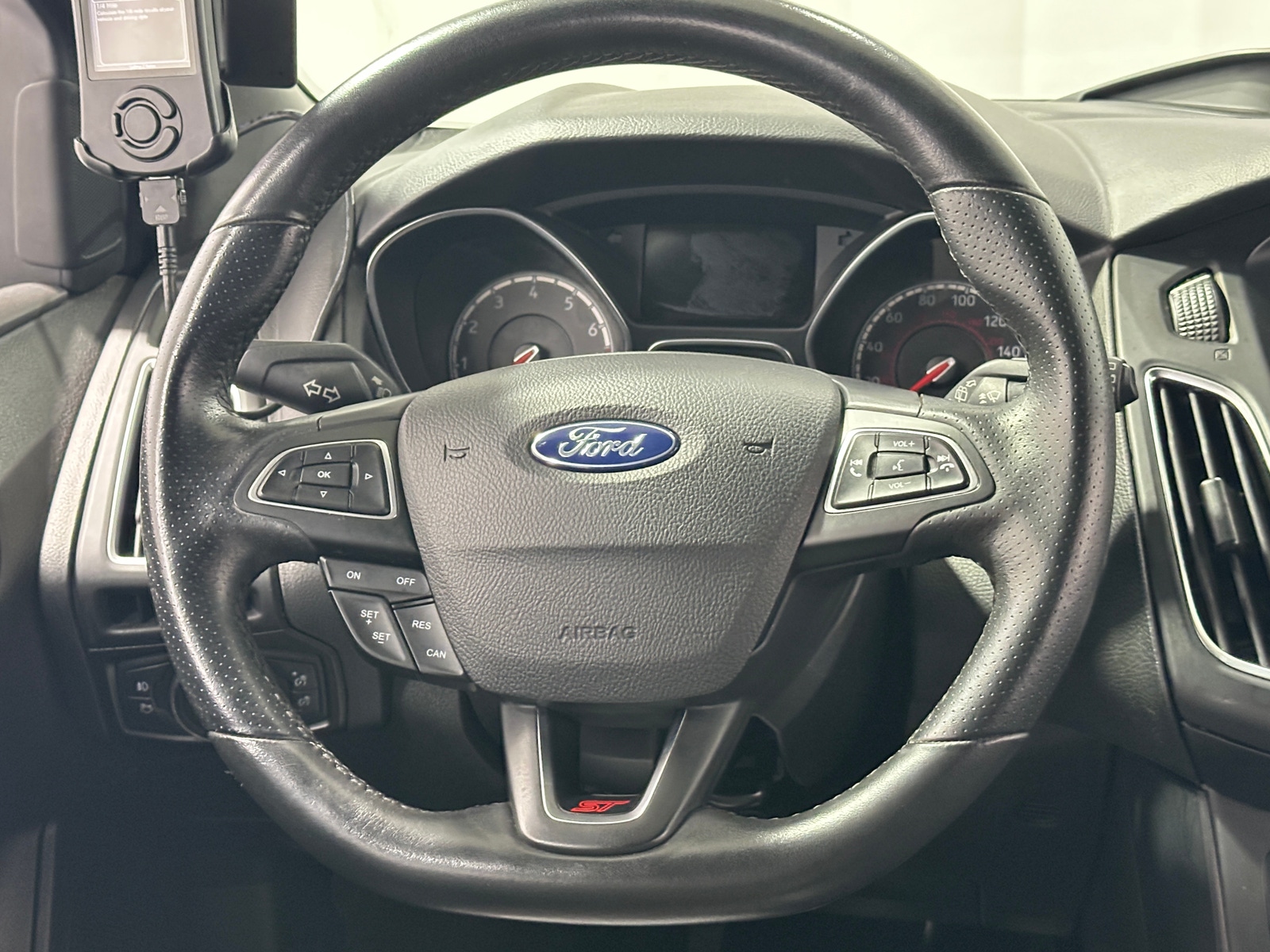 Thumbnail: 2017 Ford Focus - 5