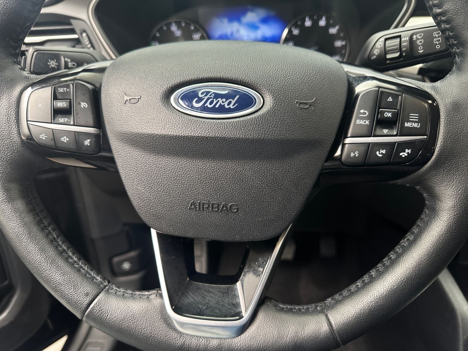Thumbnail: 2021 Ford Escape - 4