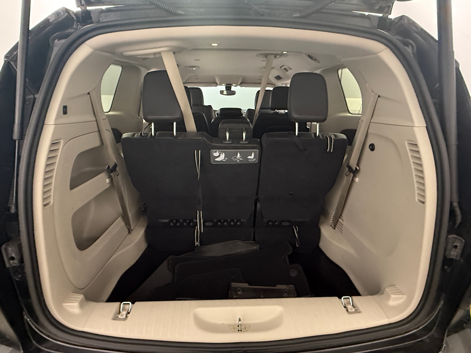 Thumbnail: 2019 Chrysler Pacifica - 6