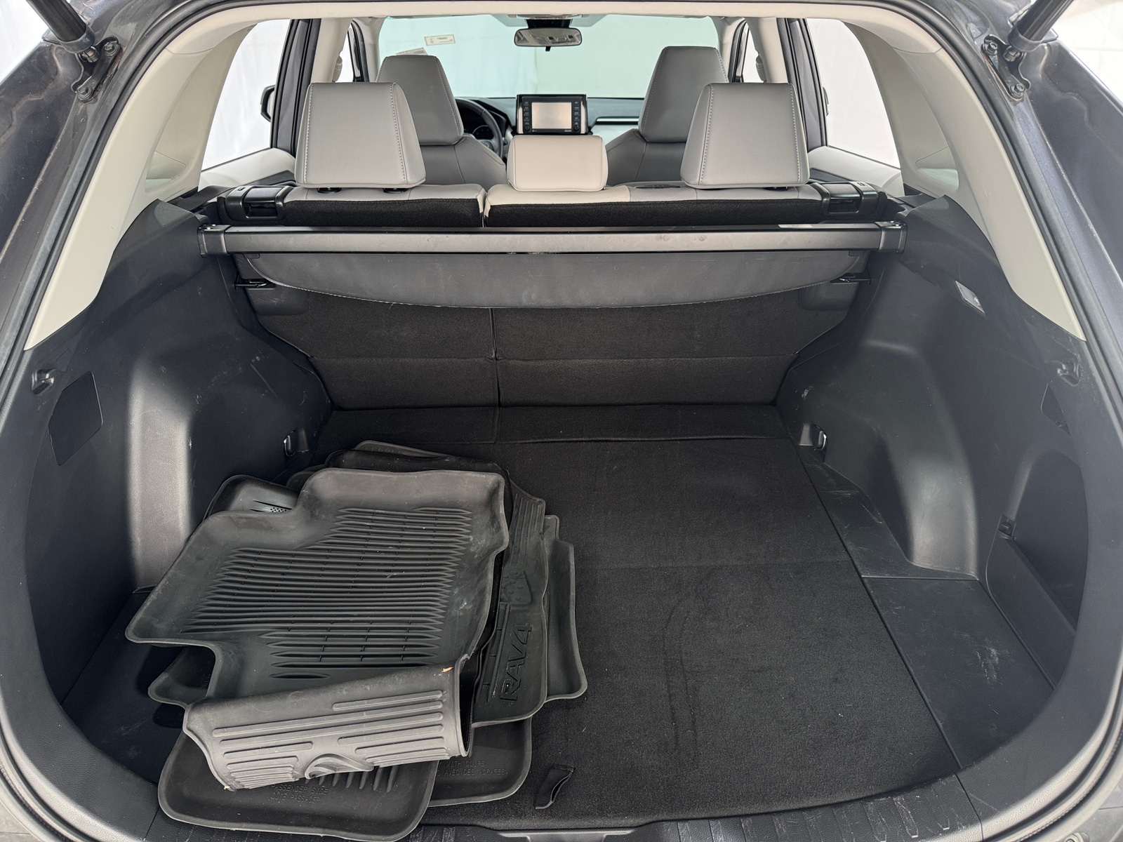 Thumbnail: 2021 Toyota RAV4 - 6