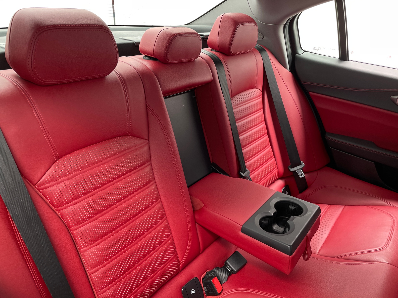 Thumbnail: 2019 Alfa Romeo Giulia - 5