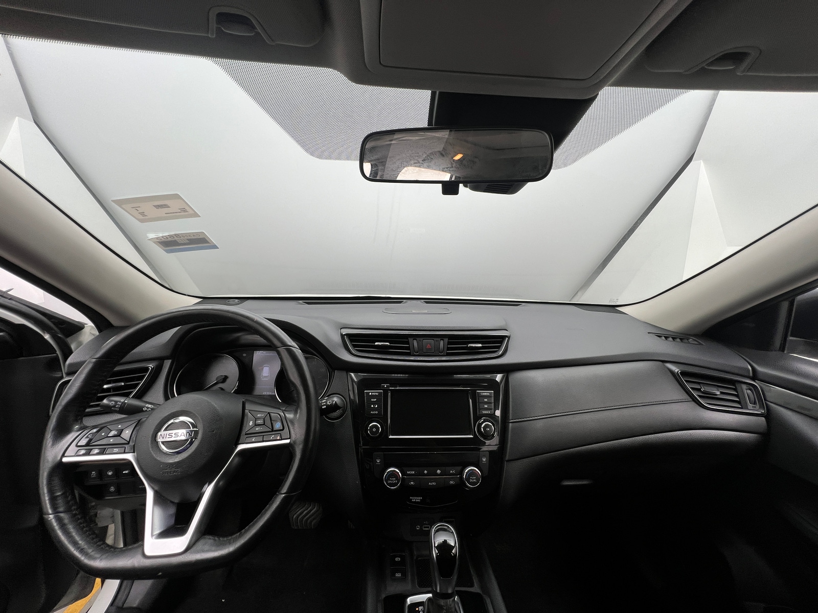 Thumbnail: 2019 Nissan Rogue - 3