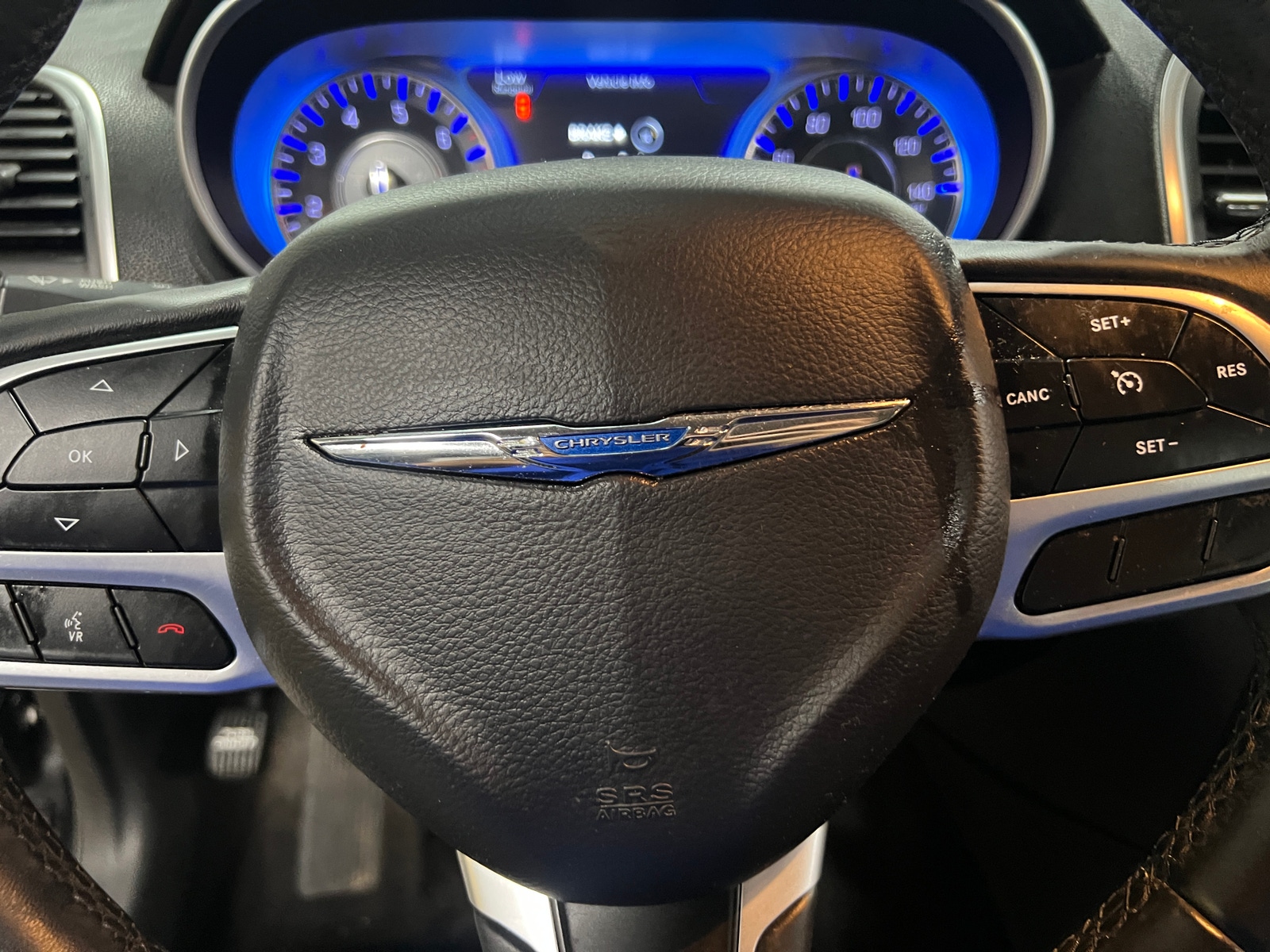 Thumbnail: 2018 Chrysler 300 - 4