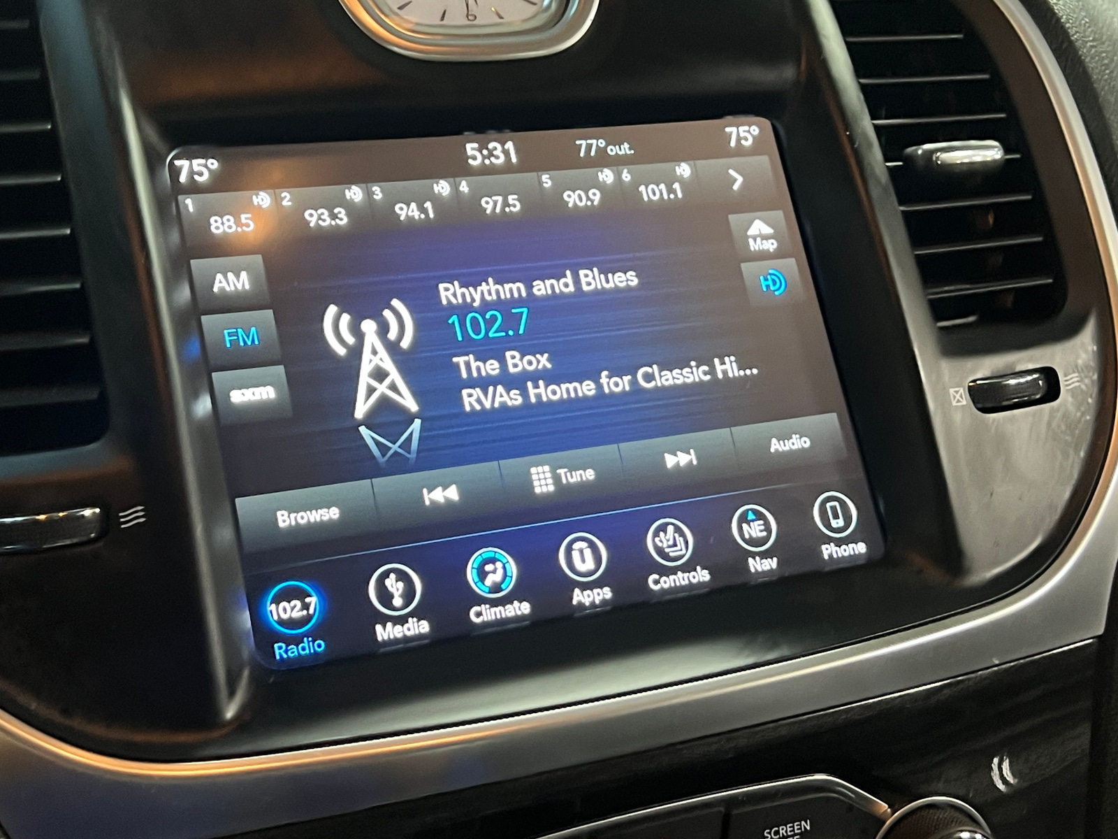 Thumbnail: 2018 Chrysler 300 - 3