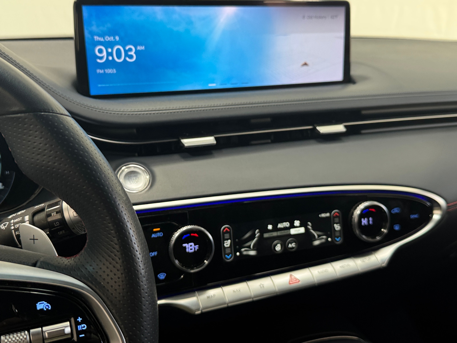 Thumbnail: 2022 Genesis GV70 - 3