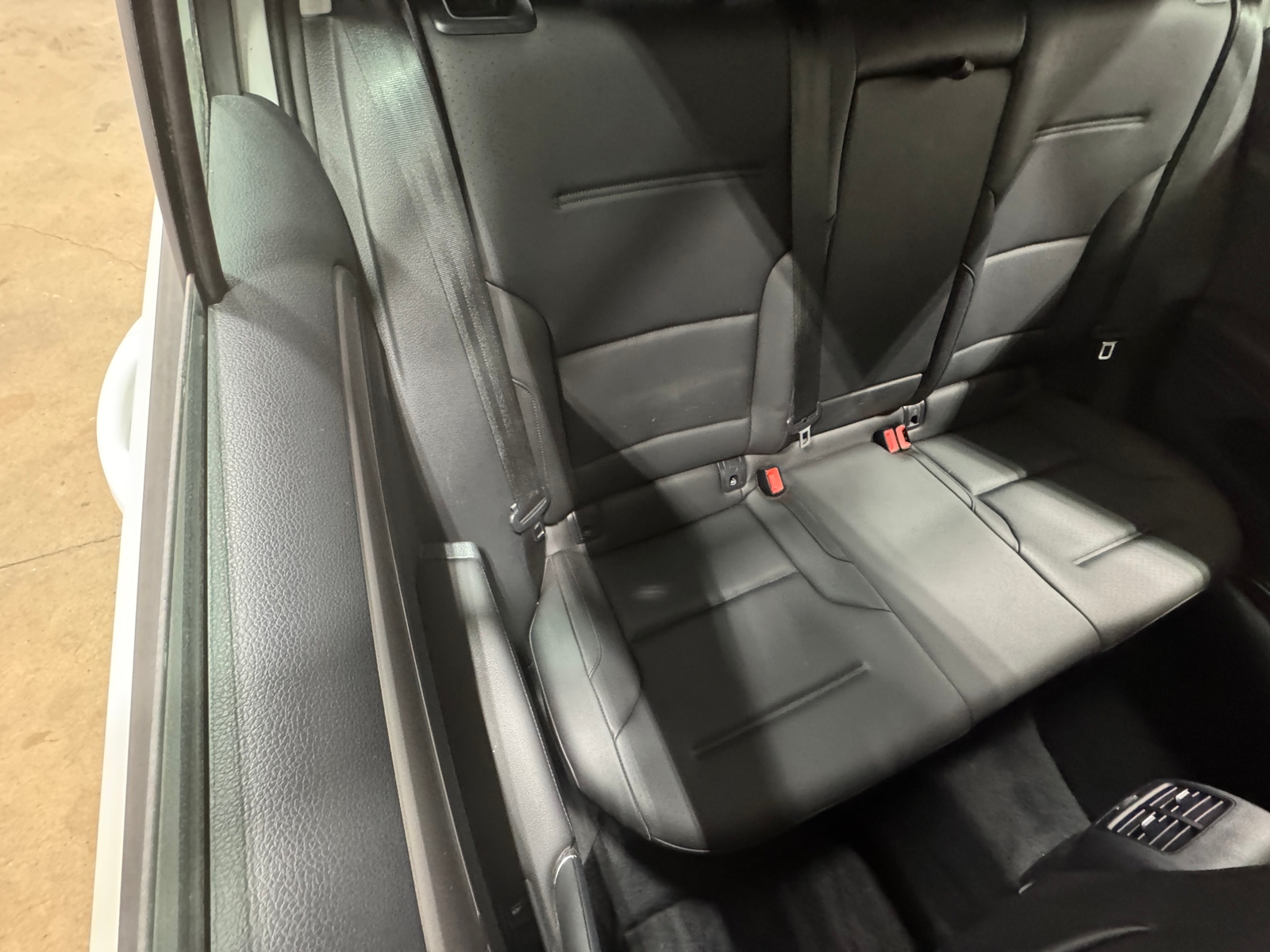 Thumbnail: 2016 Volkswagen e-Golf - 5