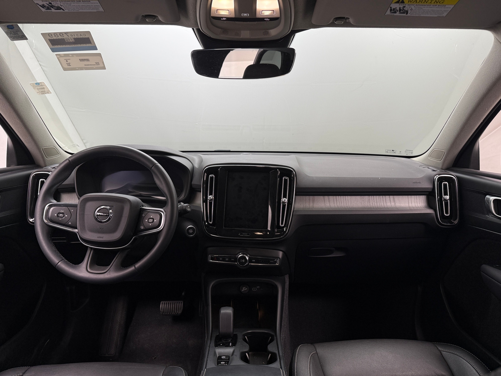 Thumbnail: 2024 Volvo XC40 - 2