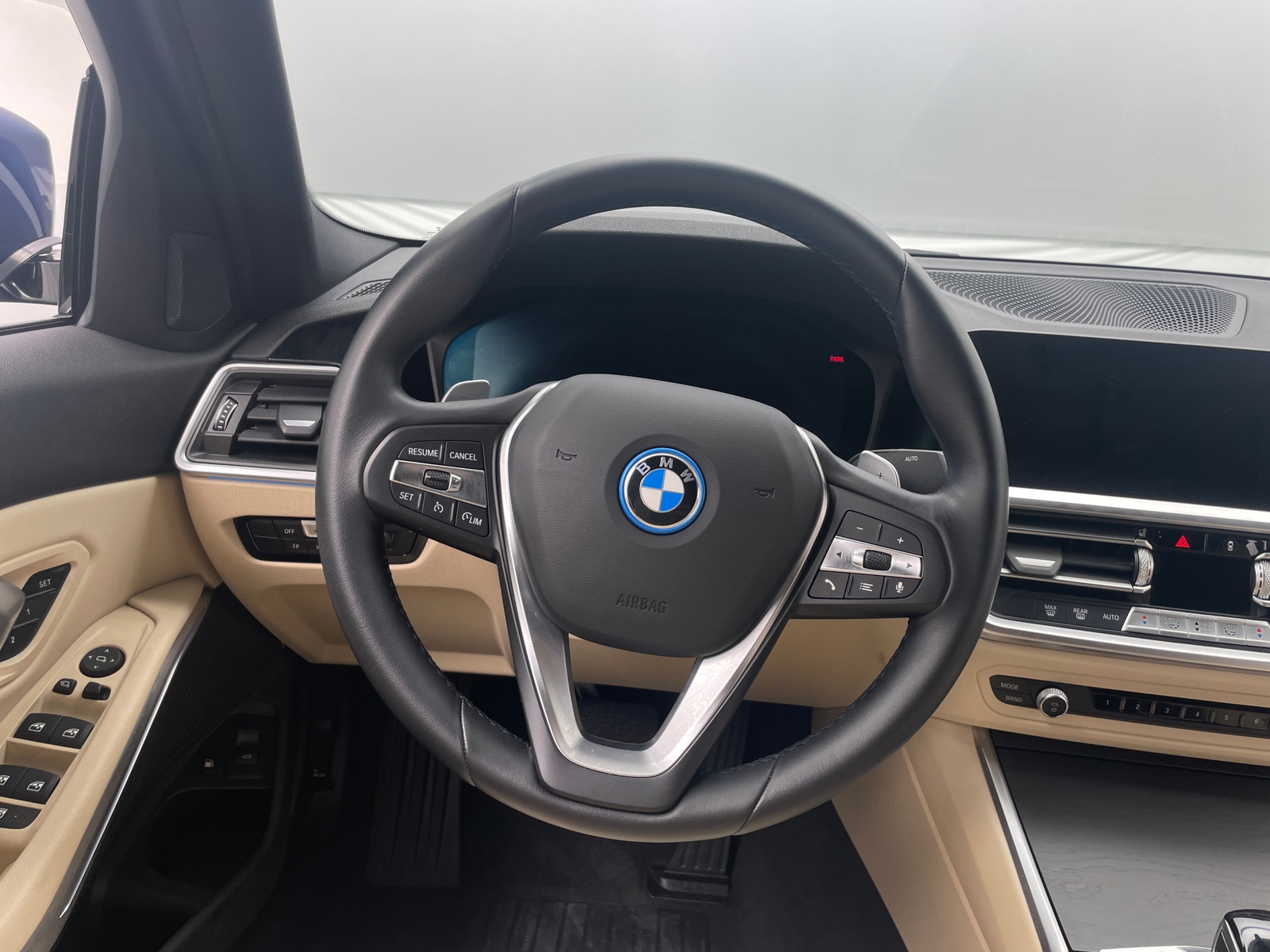 Thumbnail: 2022 BMW 3 Series - 4