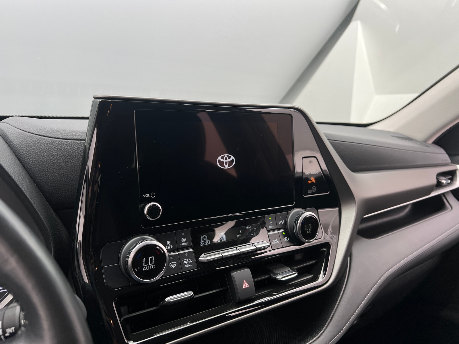 Thumbnail: 2024 Toyota Highlander - 4