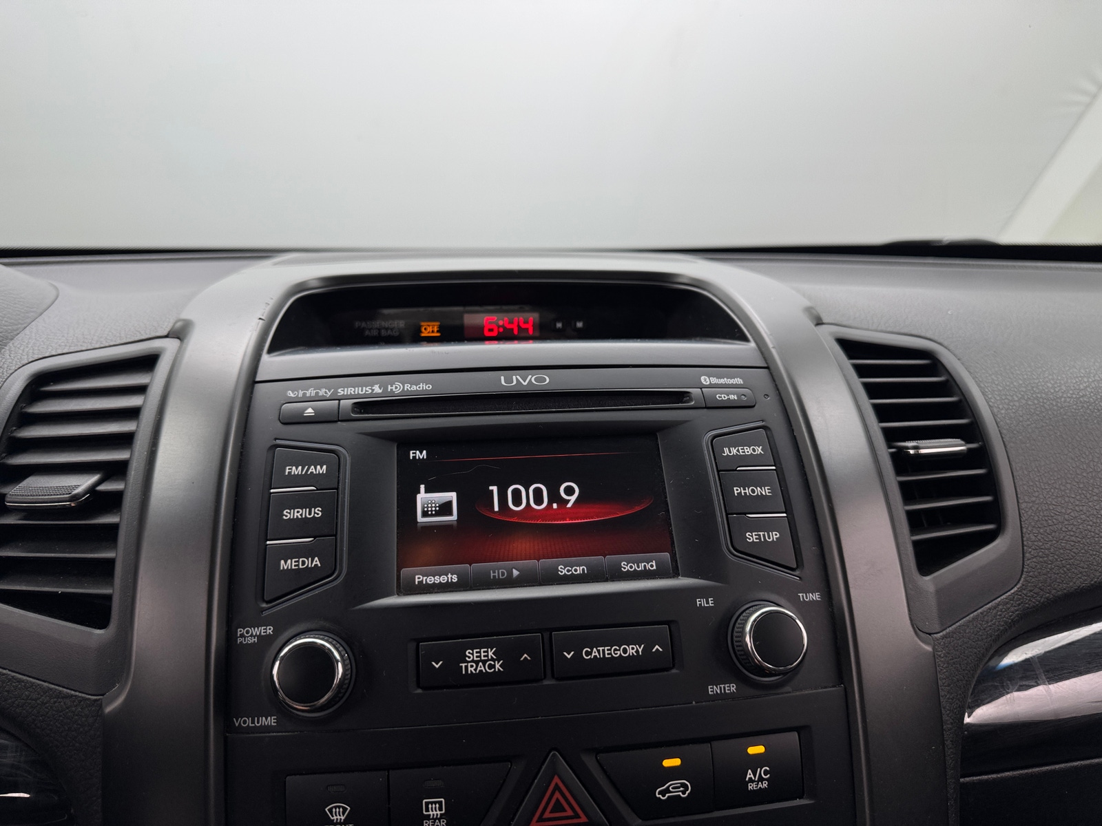Thumbnail: 2013 Kia Sorento - 3
