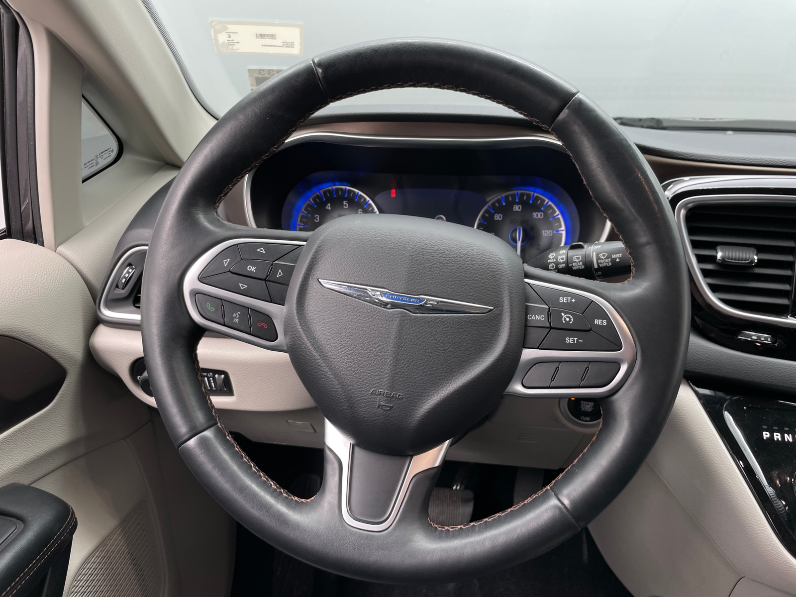 Thumbnail: 2017 Chrysler Pacifica - 4