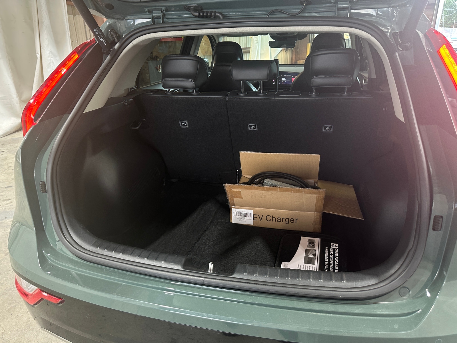 Thumbnail: 2023 Kia Niro - 7