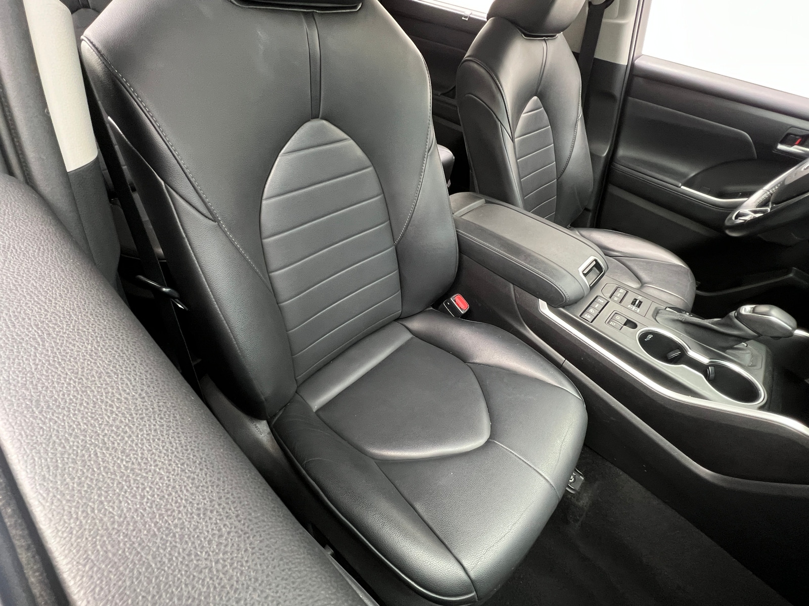 Thumbnail: 2020 Toyota Highlander - 2