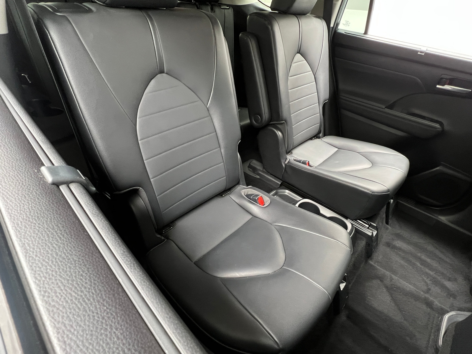 Thumbnail: 2020 Toyota Highlander - 6