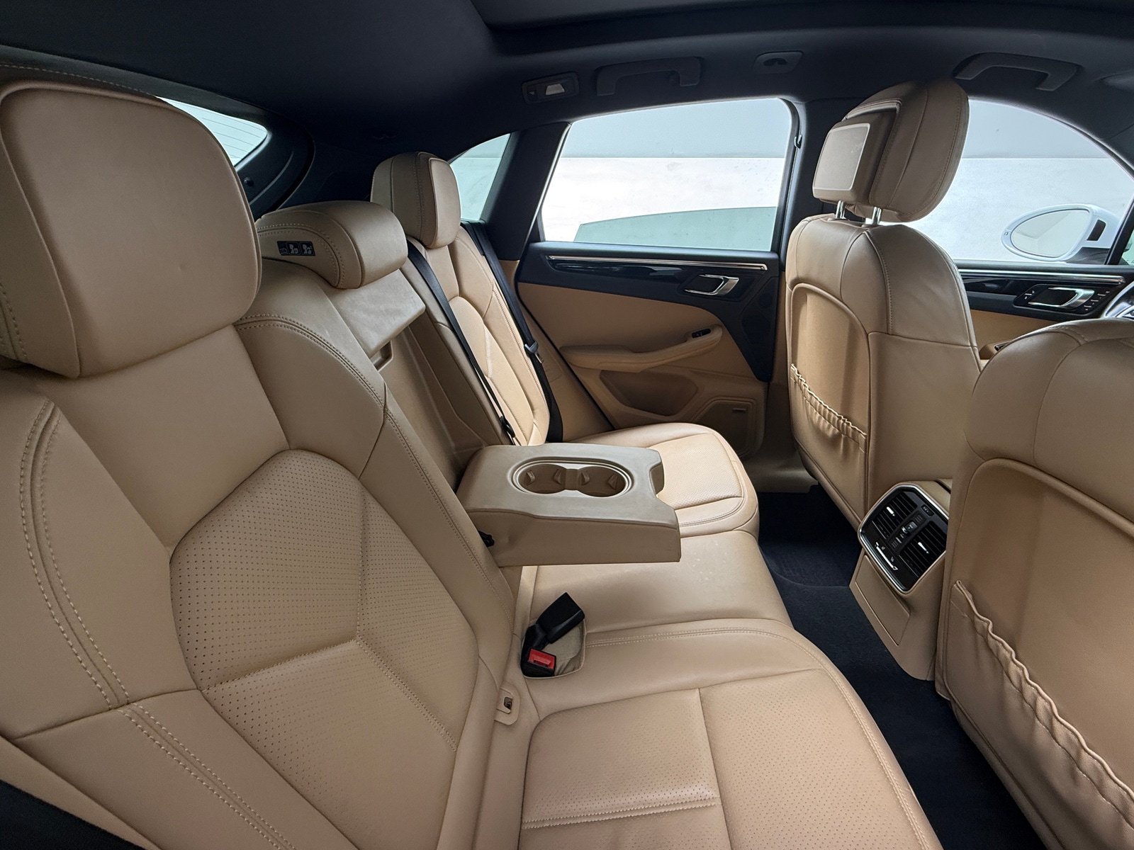 Thumbnail: 2017 Porsche Macan - 5