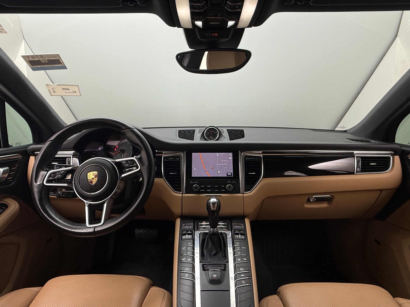 Thumbnail: 2017 Porsche Macan - 2