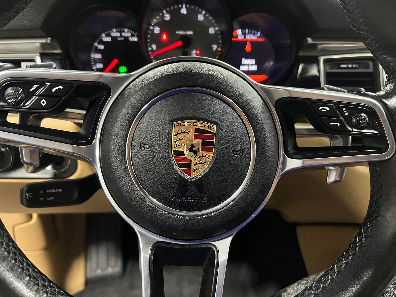 Thumbnail: 2017 Porsche Macan - 4