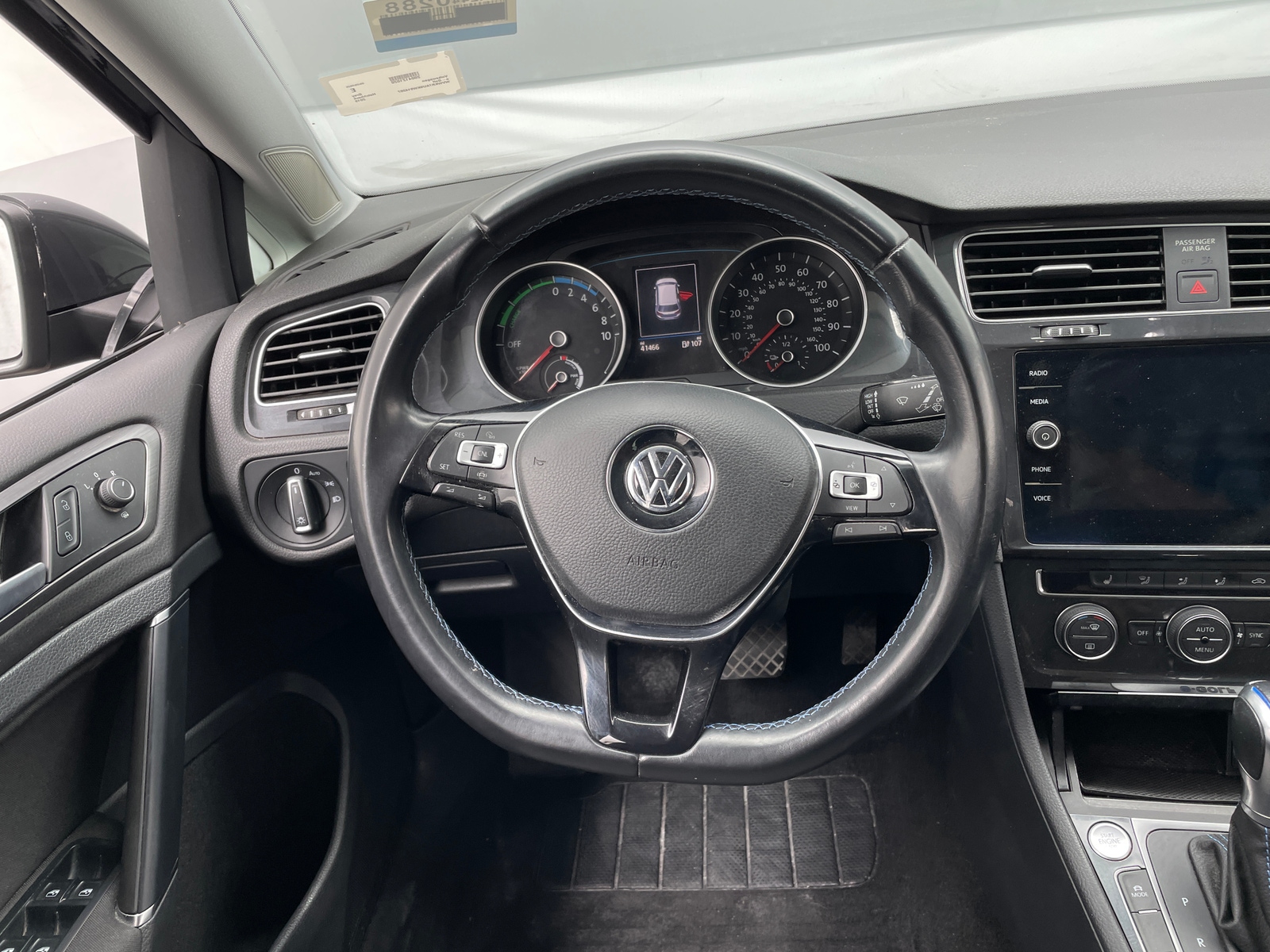 Thumbnail: 2019 Volkswagen e-Golf - 5